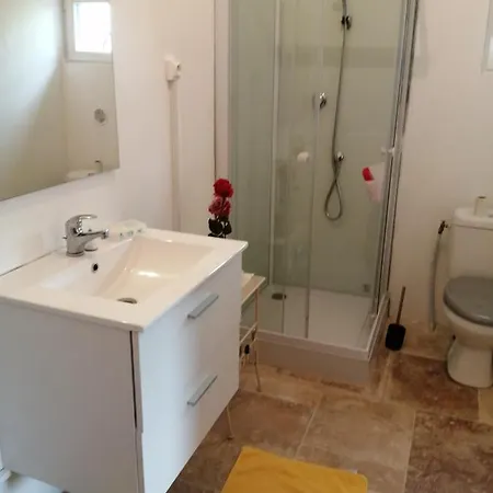 La Petite Maison Des Vignes Les Eglisottes-et-Chalaures